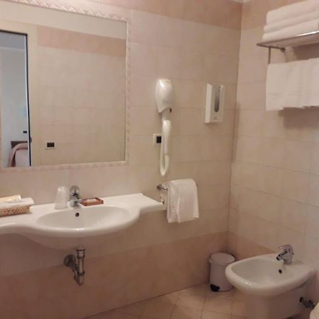 Albergo Ristorante Campanile Azzurro Villafranca Padovana Bagian luar foto